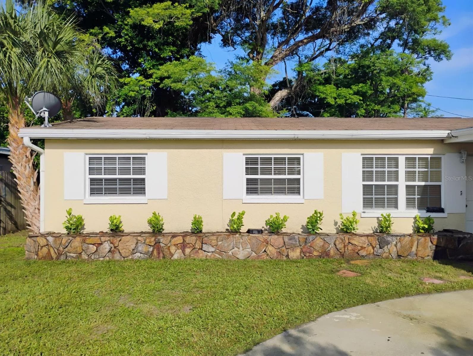 5682 63rd Ln N photo 2
