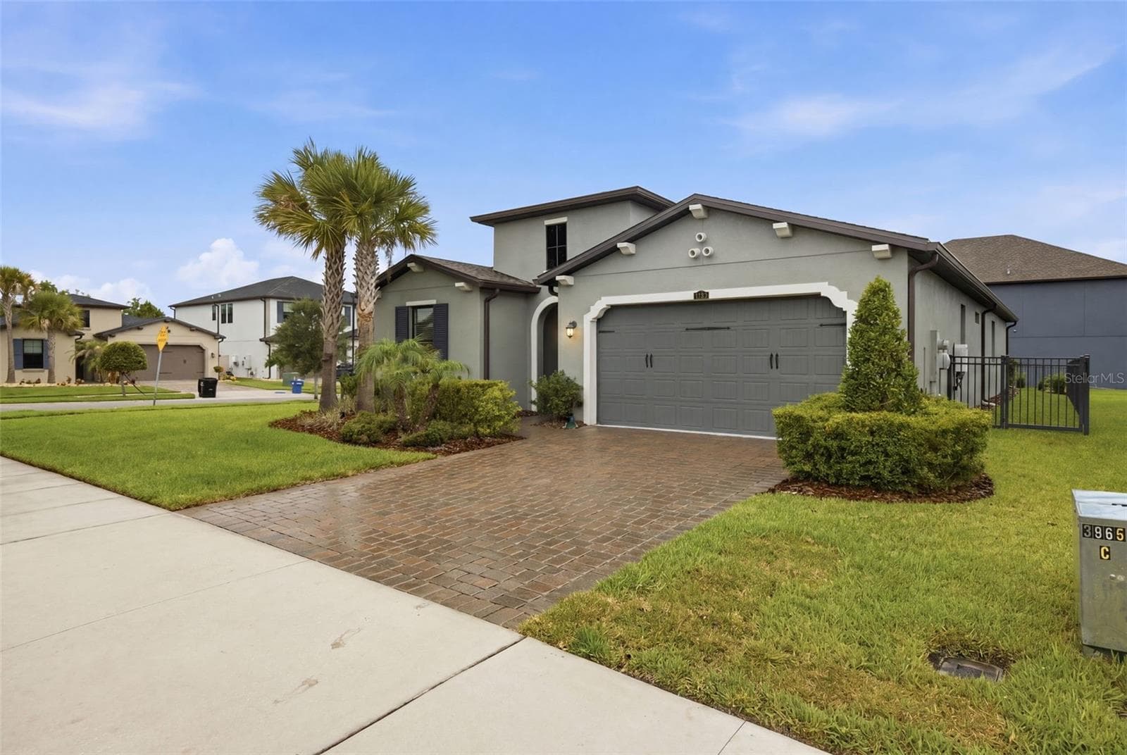 4567 Tivoli Dr photo 3