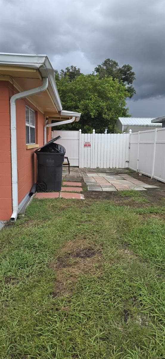 8202 Dahlia Ave photo 4