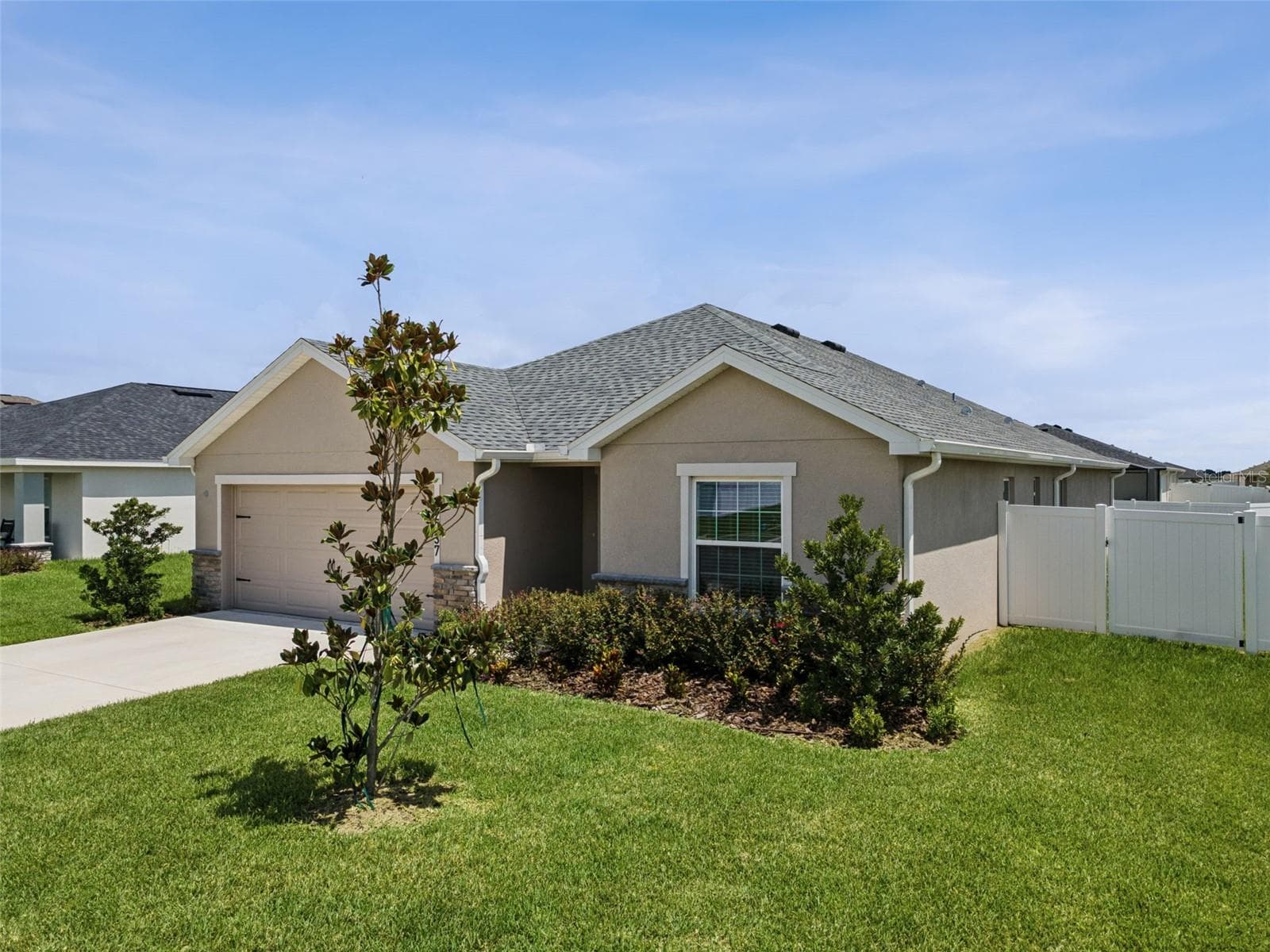 2037 Summerlake Drive photo 3