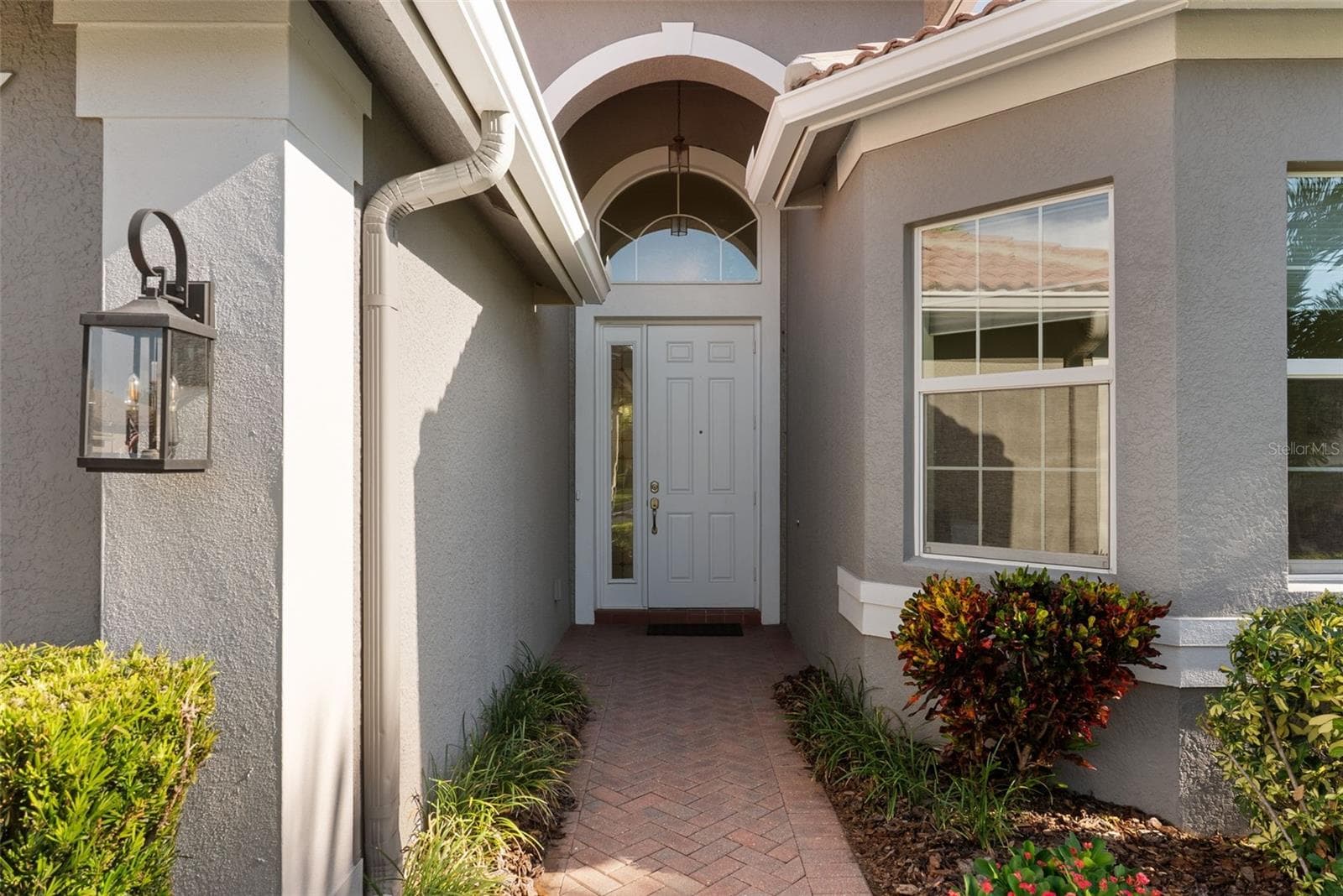 16019 Golden Lakes Dr photo 4