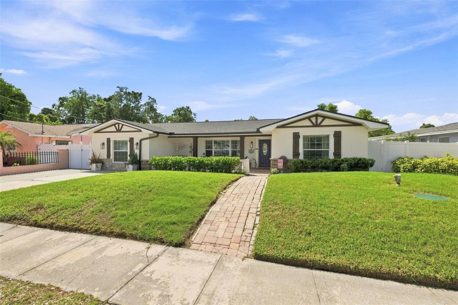 3104 W Osborne Ave photo 4