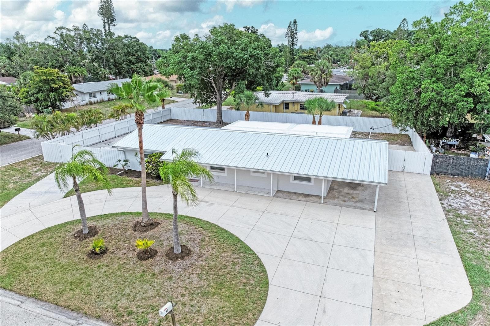2714 Datura St photo 2