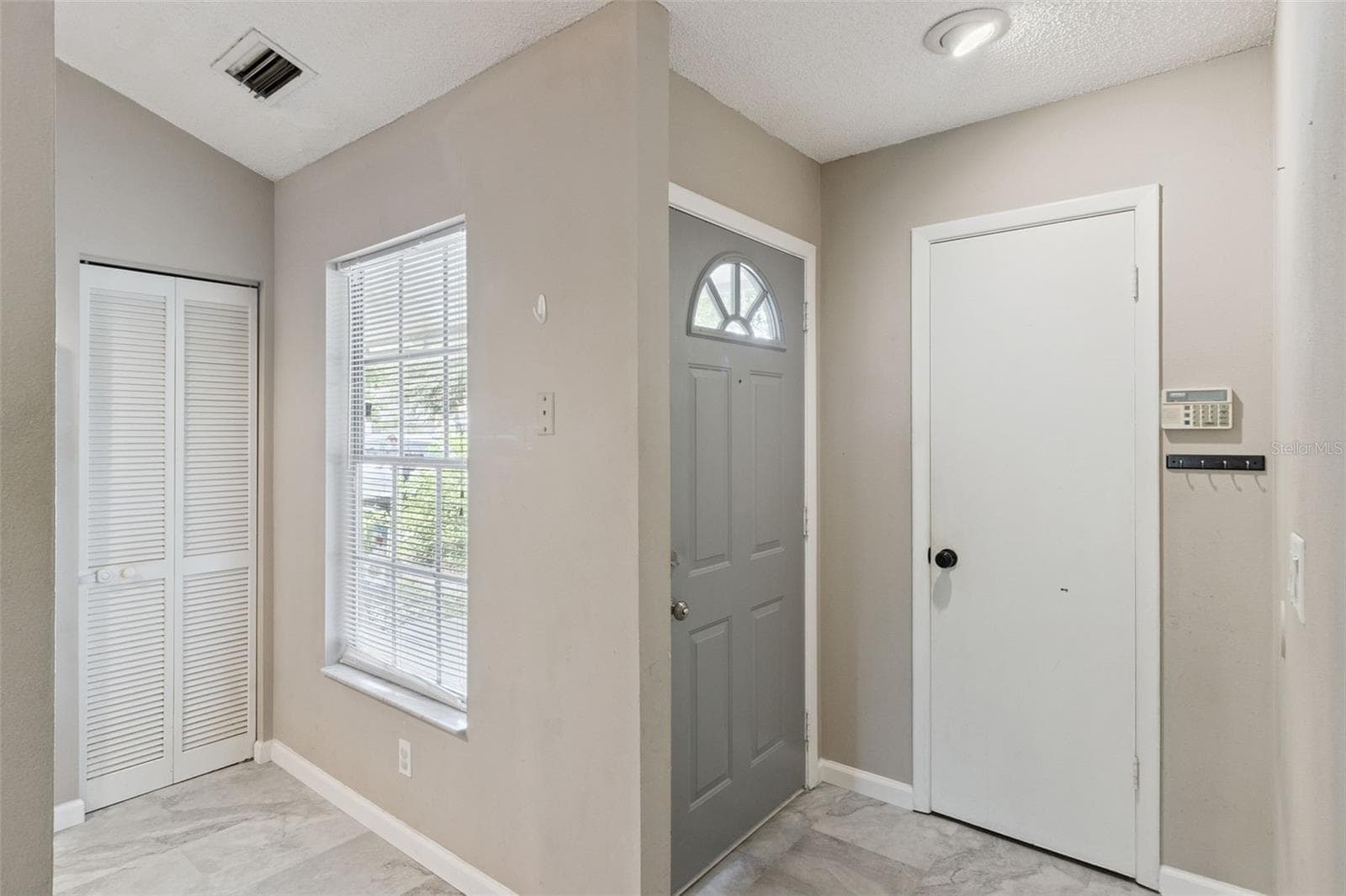 3244 Laurel Dale Dr photo 3