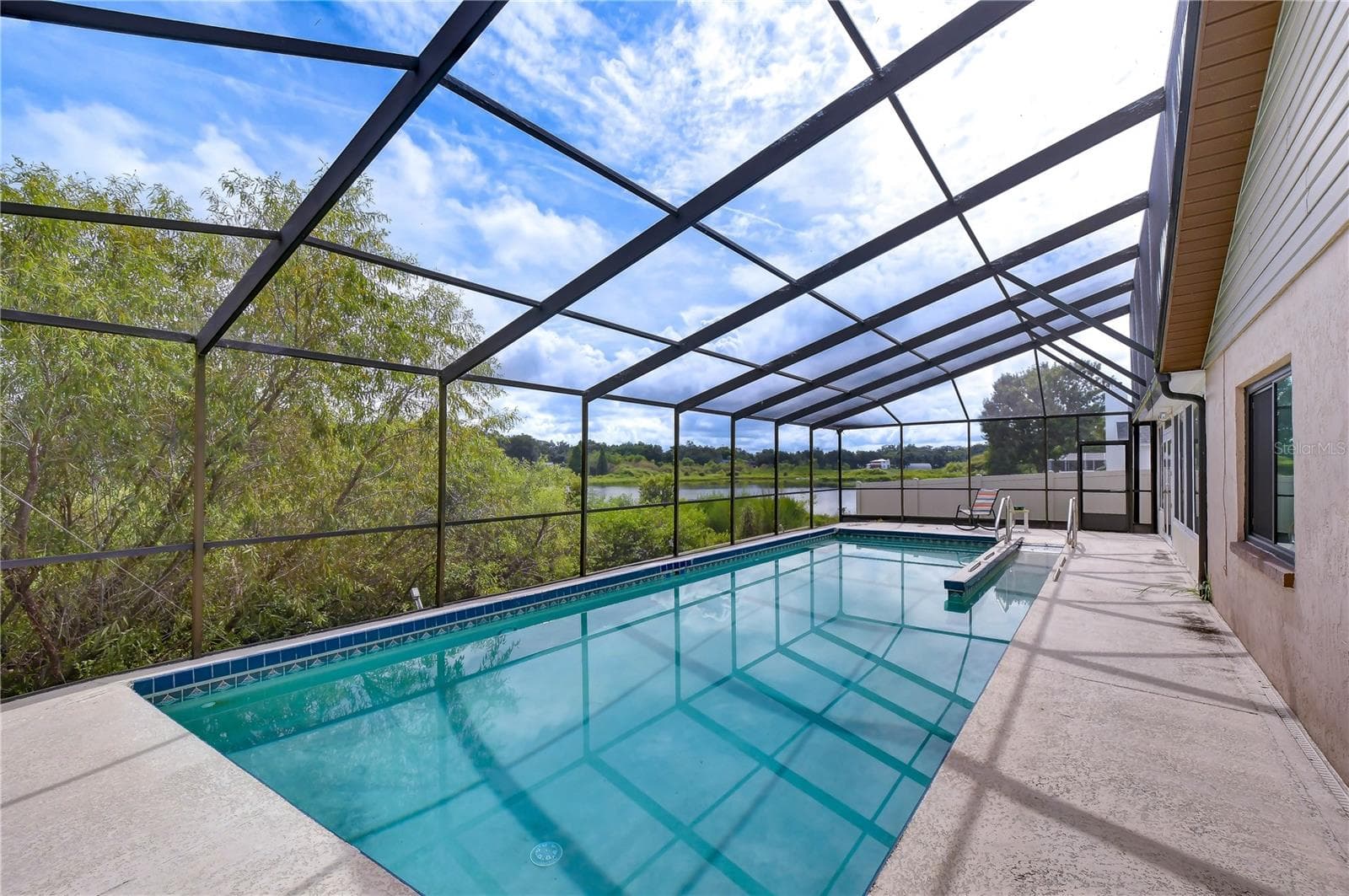 659 Timber Pond Dr photo 3