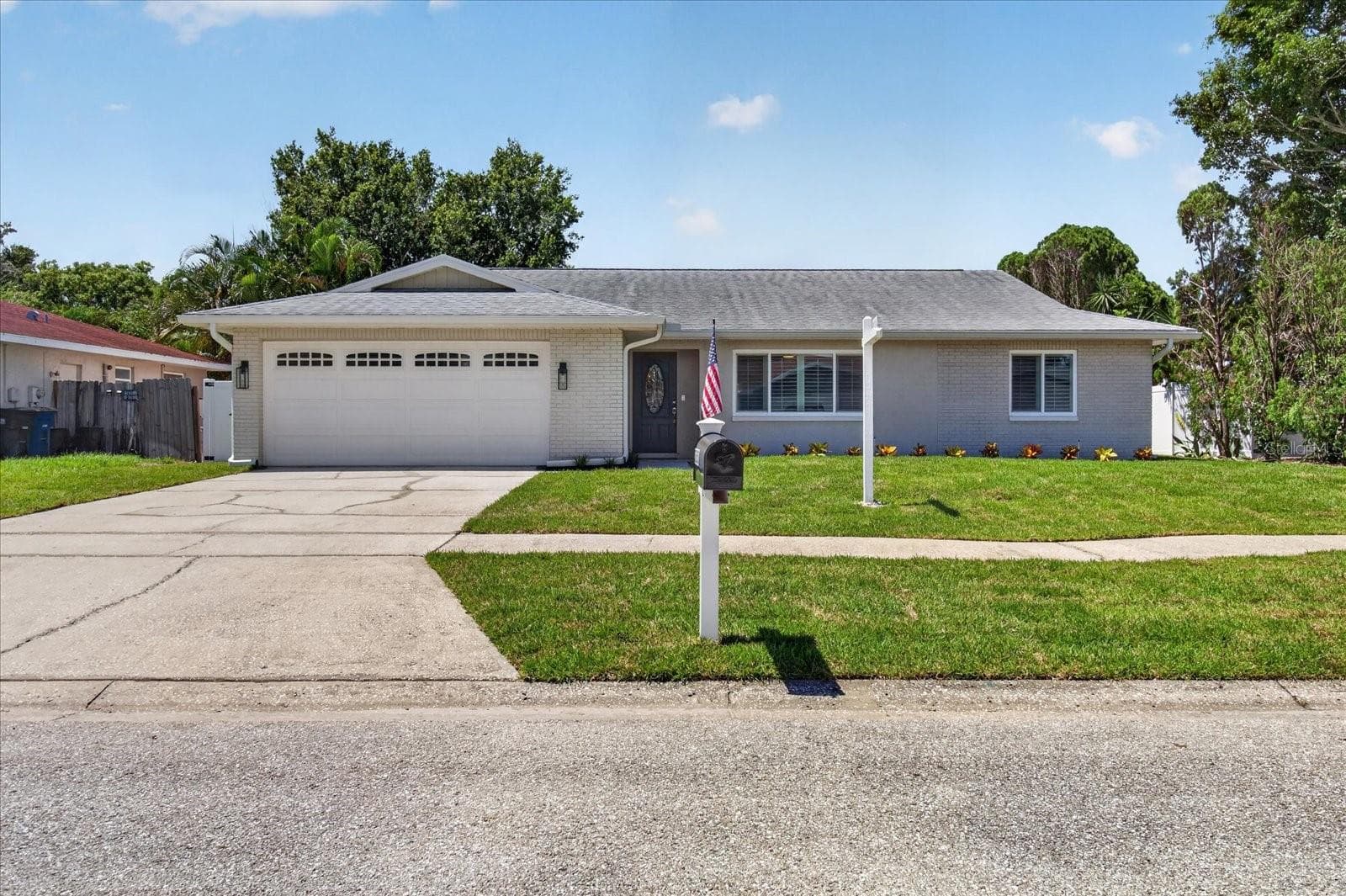 3350 Hunt Club Dr photo 2