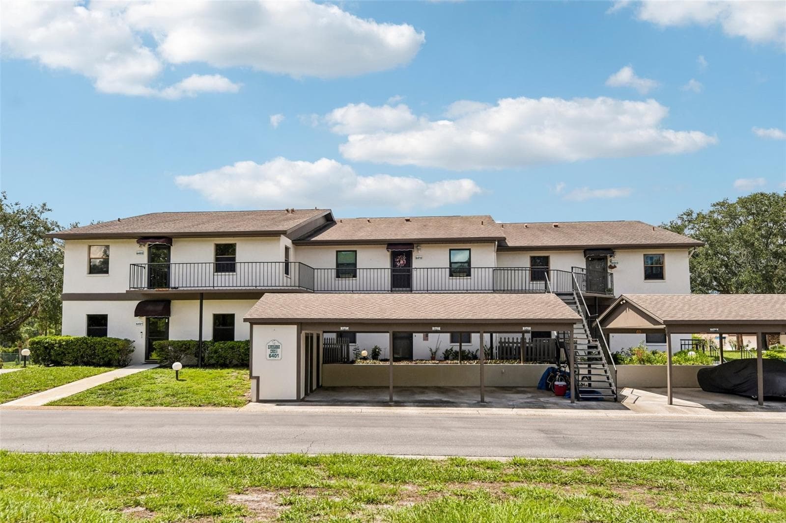 6413 River Lodge Ln