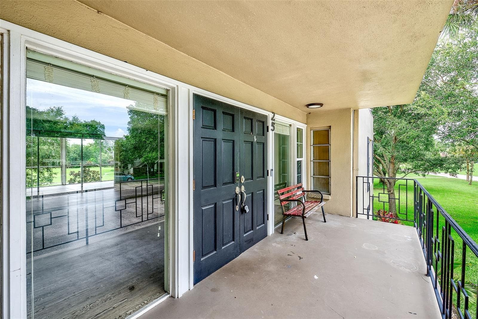 25 Country Club Dr photo 2