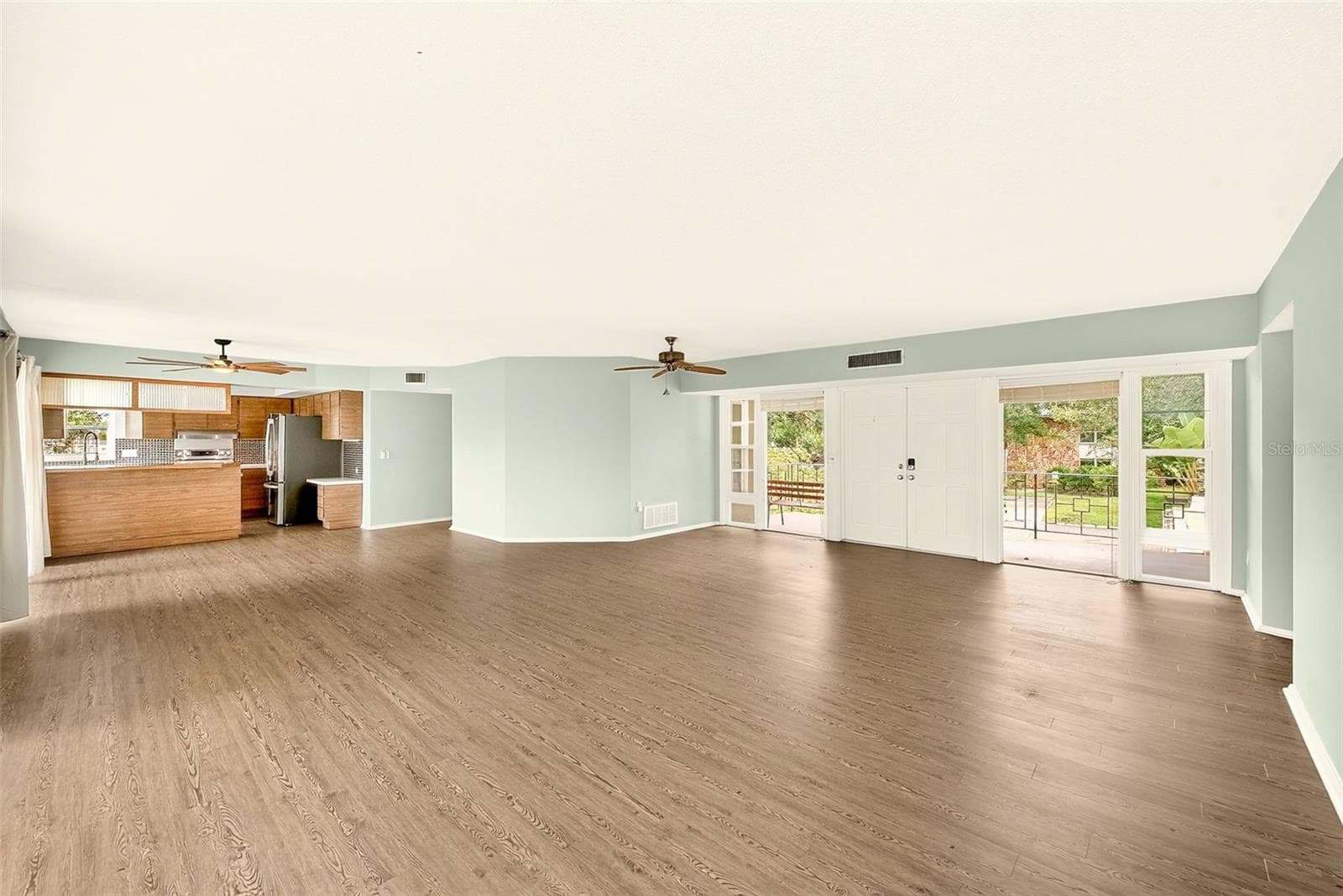 25 Country Club Dr photo 4