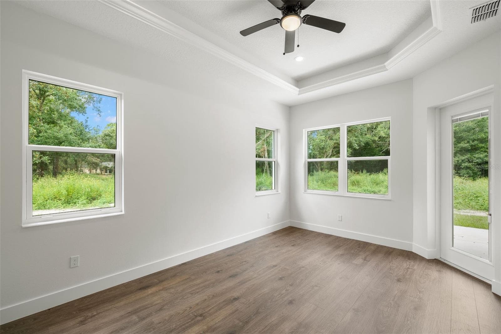 1121a Orange Ave photo 4