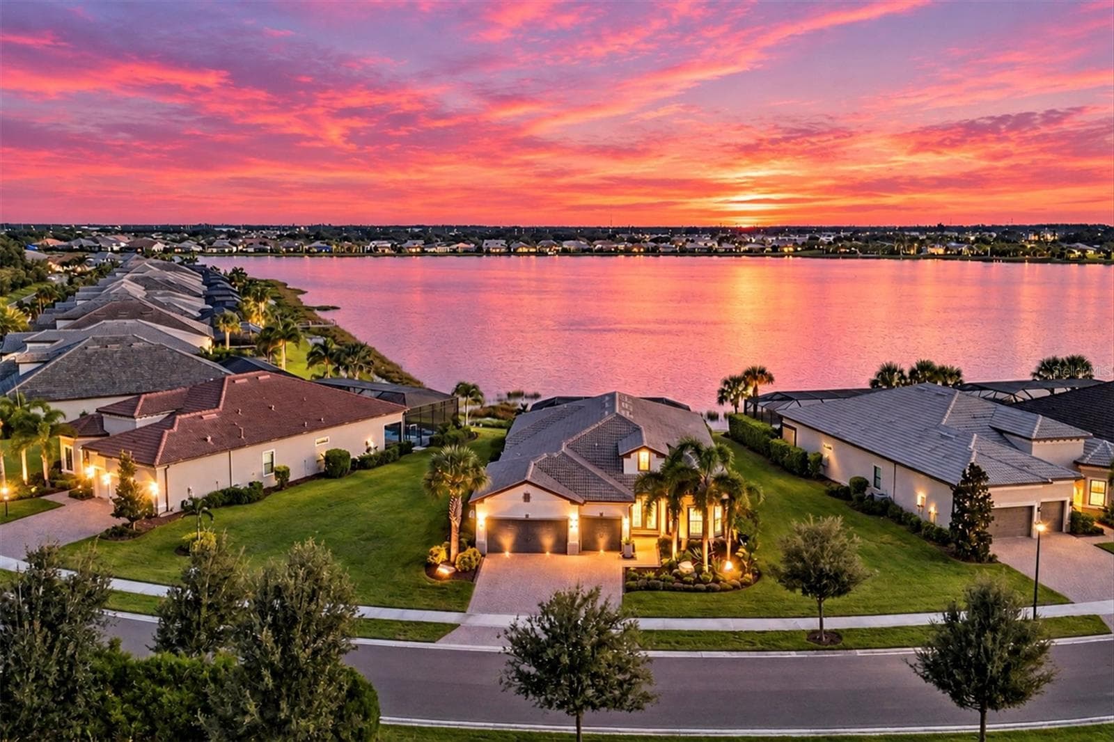 7789 Mainsail Ln photo 3