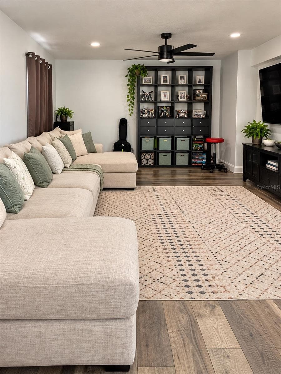 3594 Raintree Cir photo 5