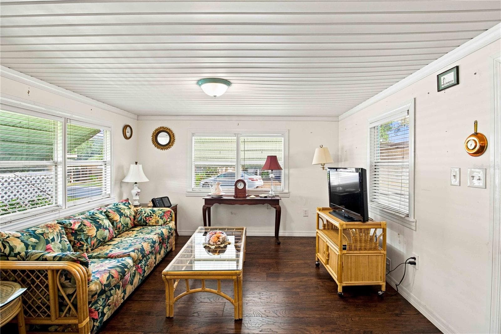 3321 Carol Dr photo 3