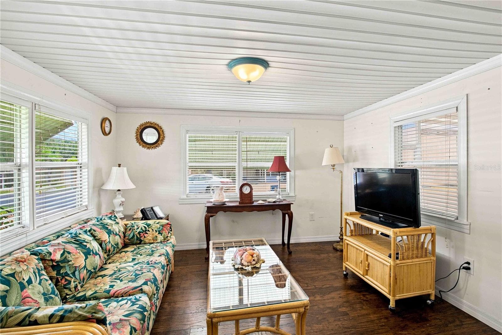 3321 Carol Dr photo 4