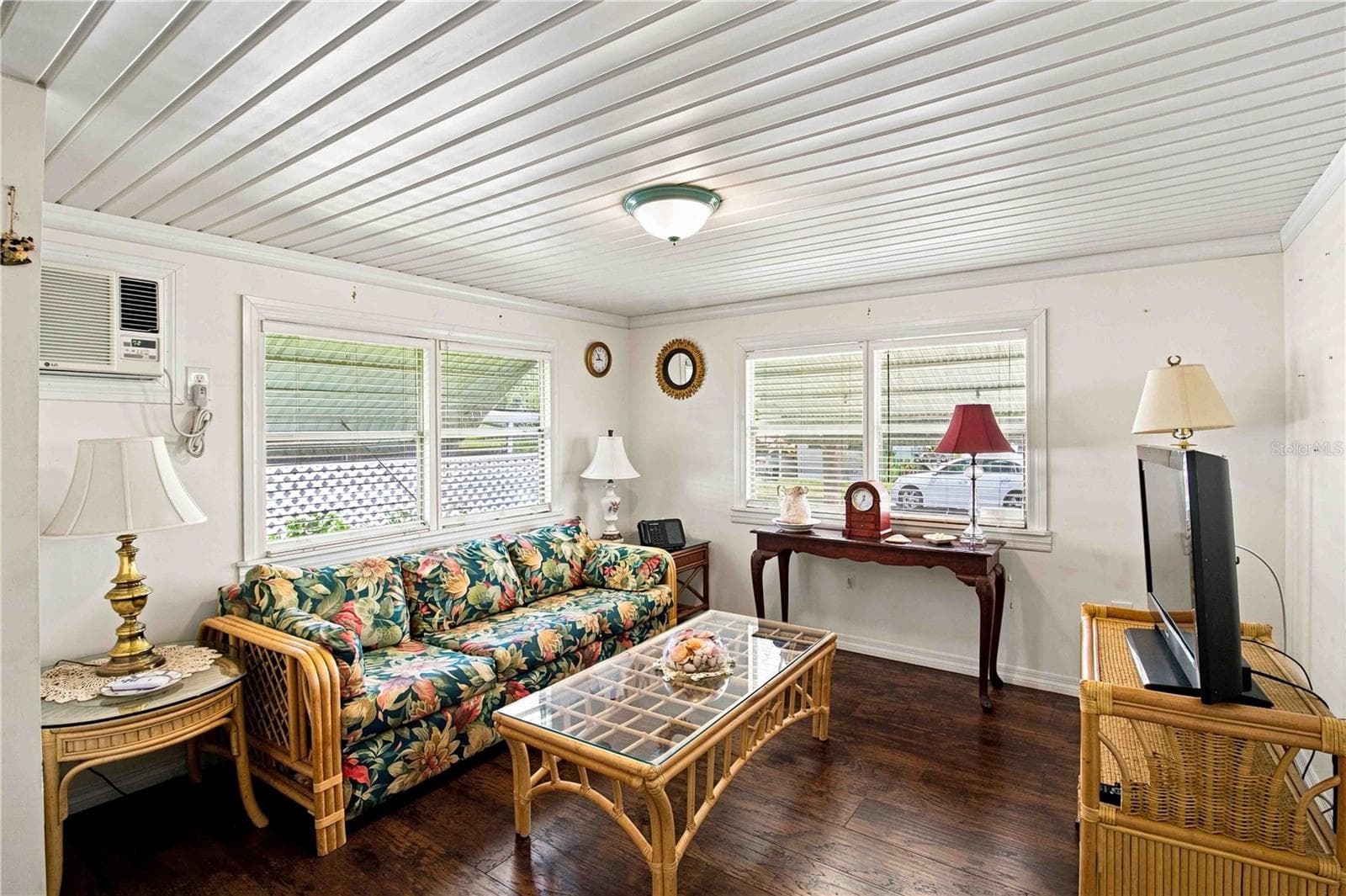 3321 Carol Dr photo 5