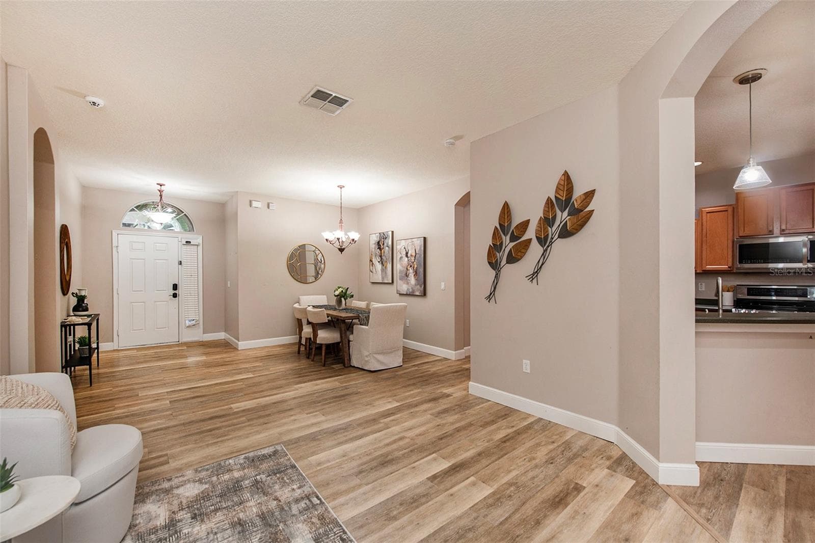 4883 W Breeze Cir photo 2