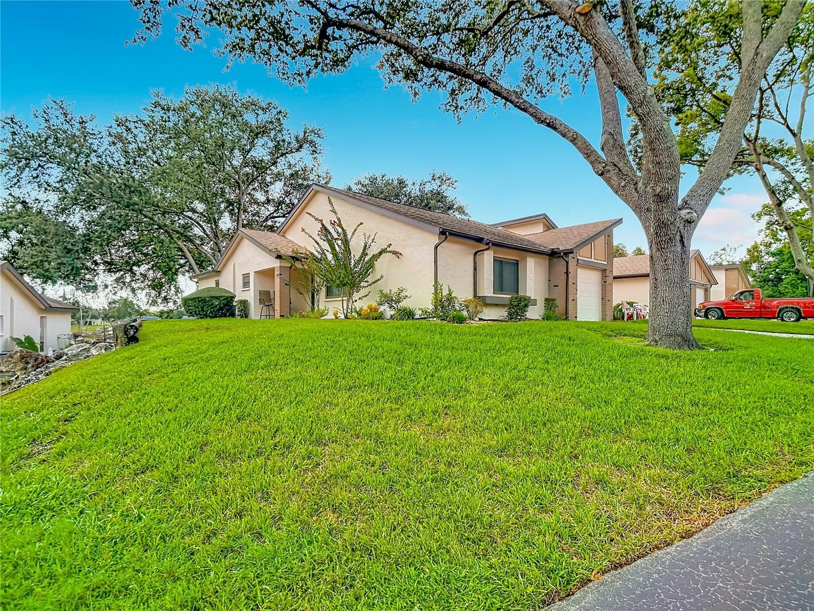 7406 Heather Walk Dr photo 3