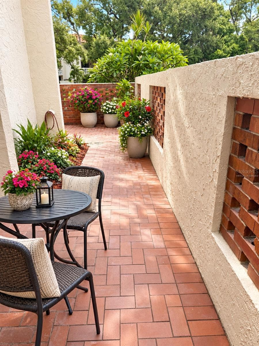 1012 Pearce Dr #111 photo 3