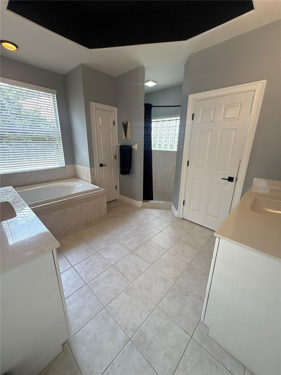 9140 Alexandria Dr