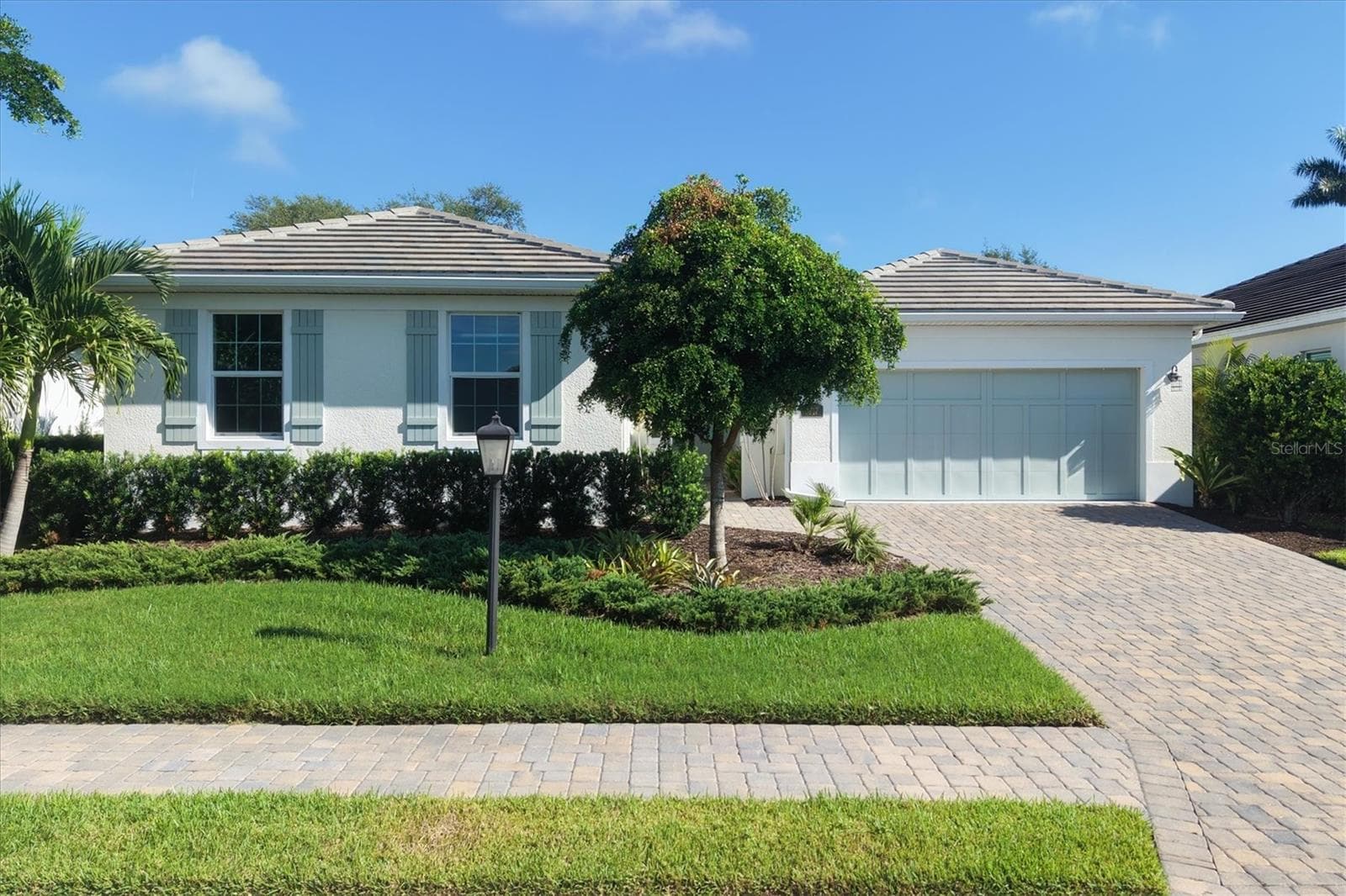 7717 Sandhill Lake Dr photo 2
