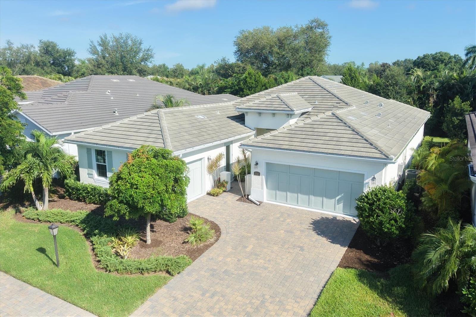 7717 Sandhill Lake Dr photo 3