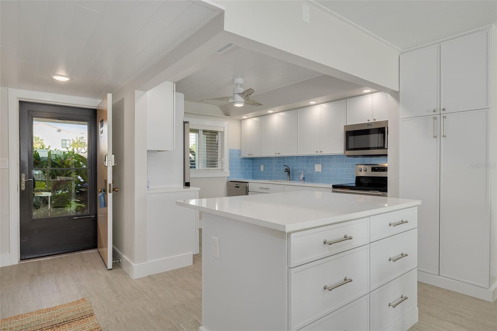 865 S Gulfview Blvd #109 photo 4
