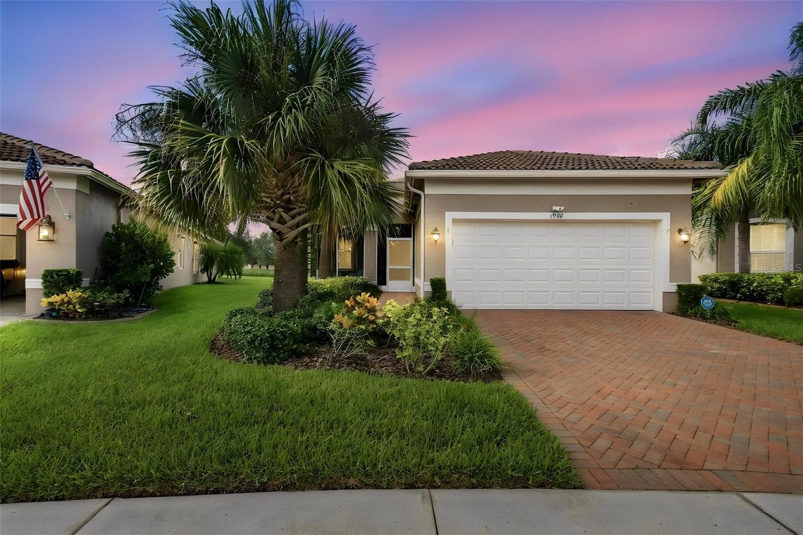 4902 Sandy Glen Way