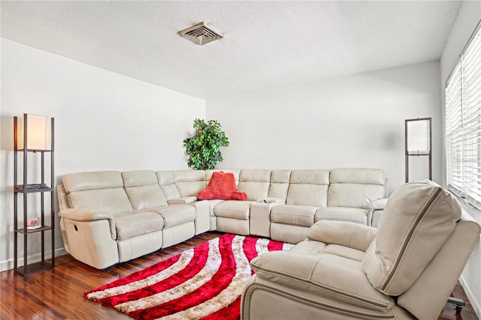 2422 Berry Rd photo 5