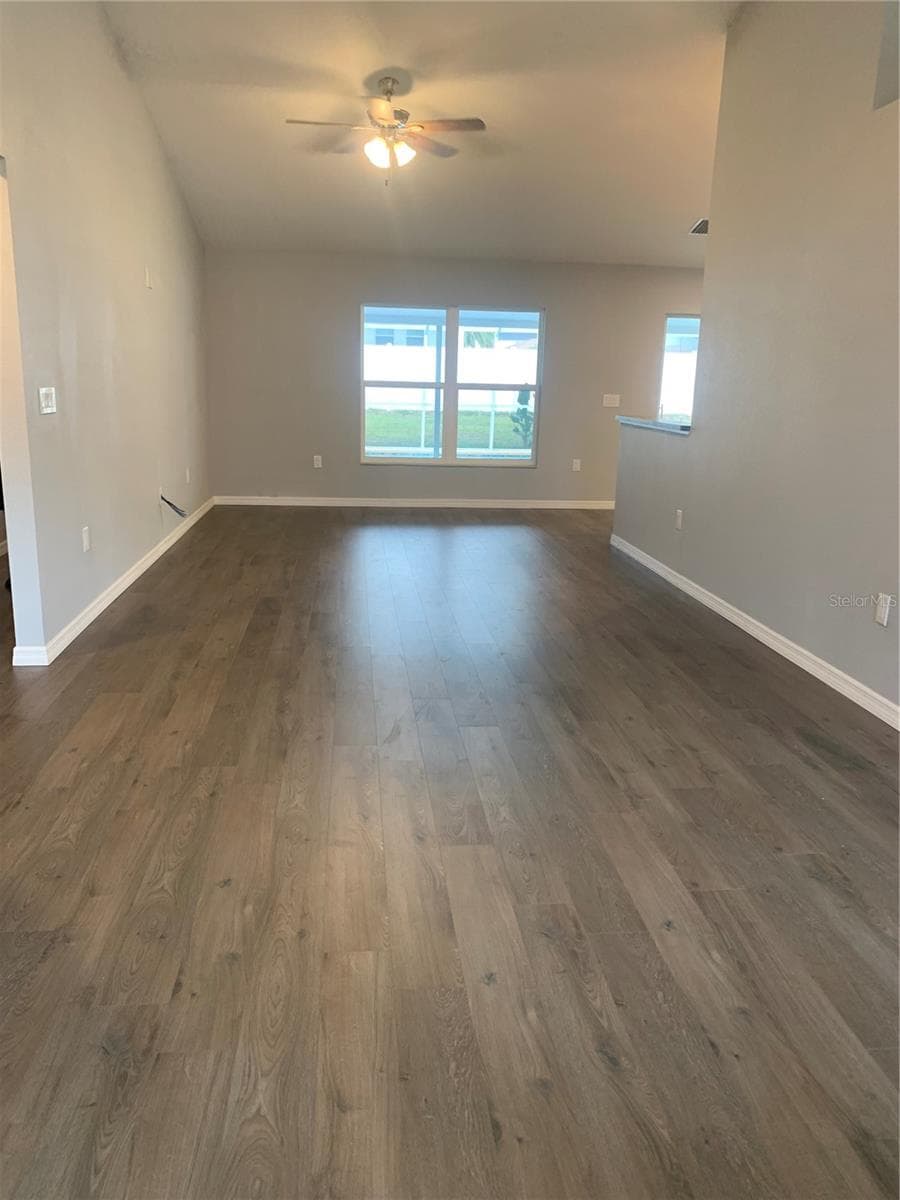 11217 Roman St photo 3