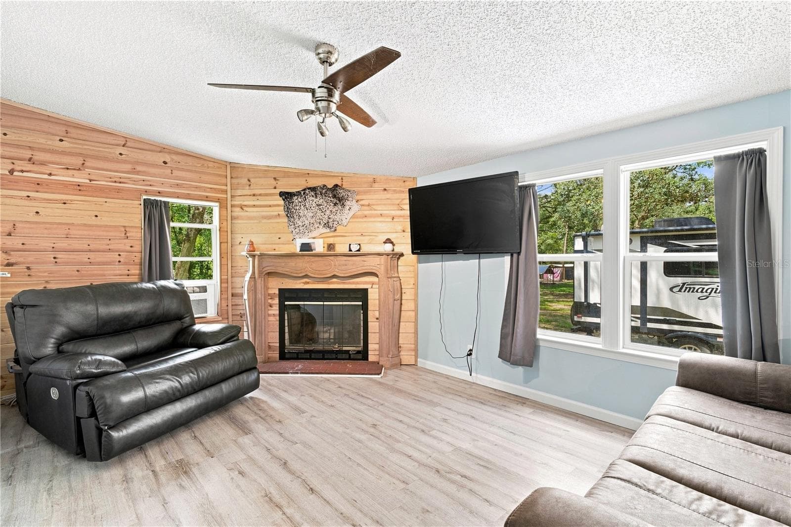 7395 Robb Rd photo 3