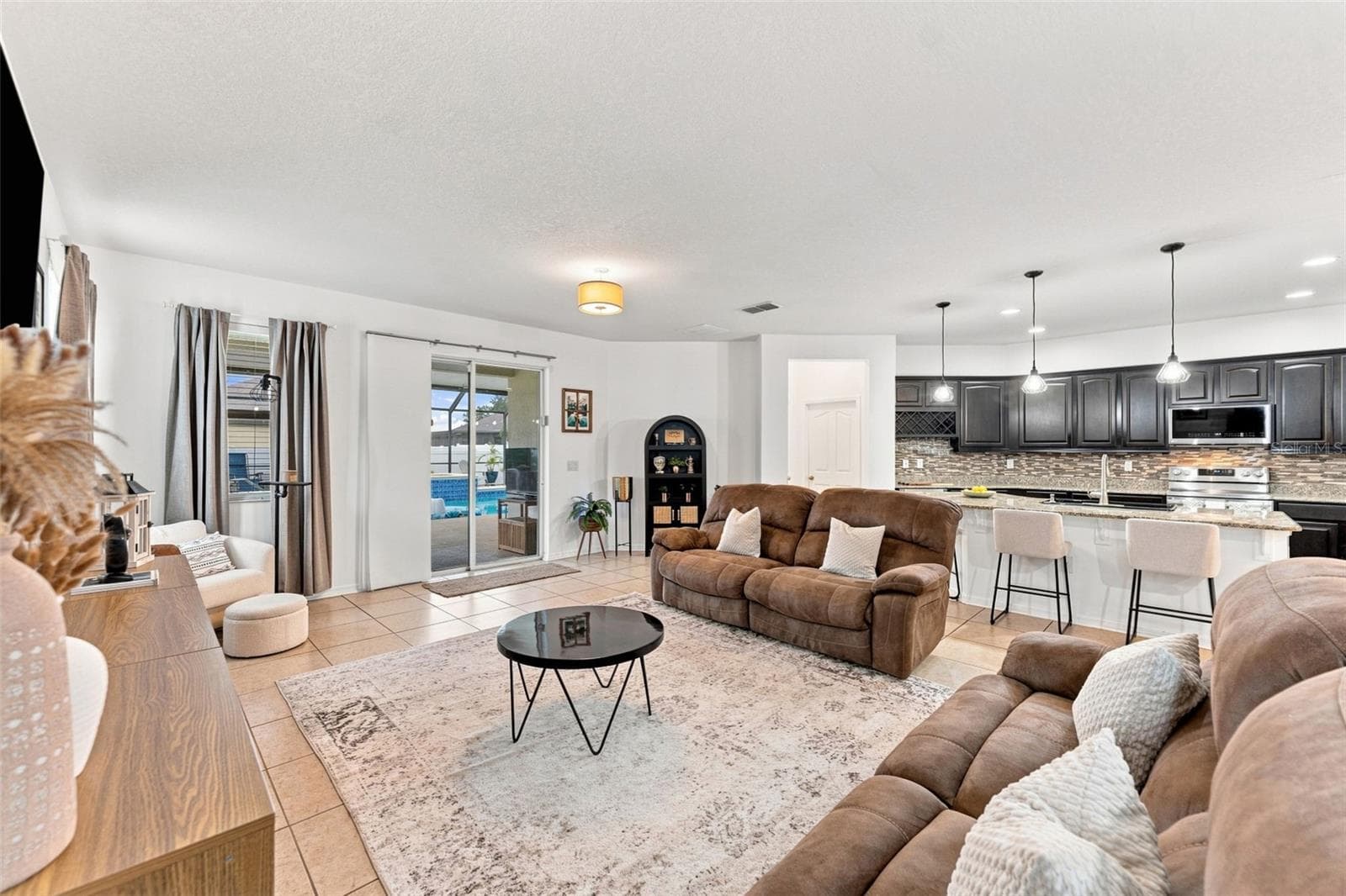 14311 Romeo Blvd photo 3
