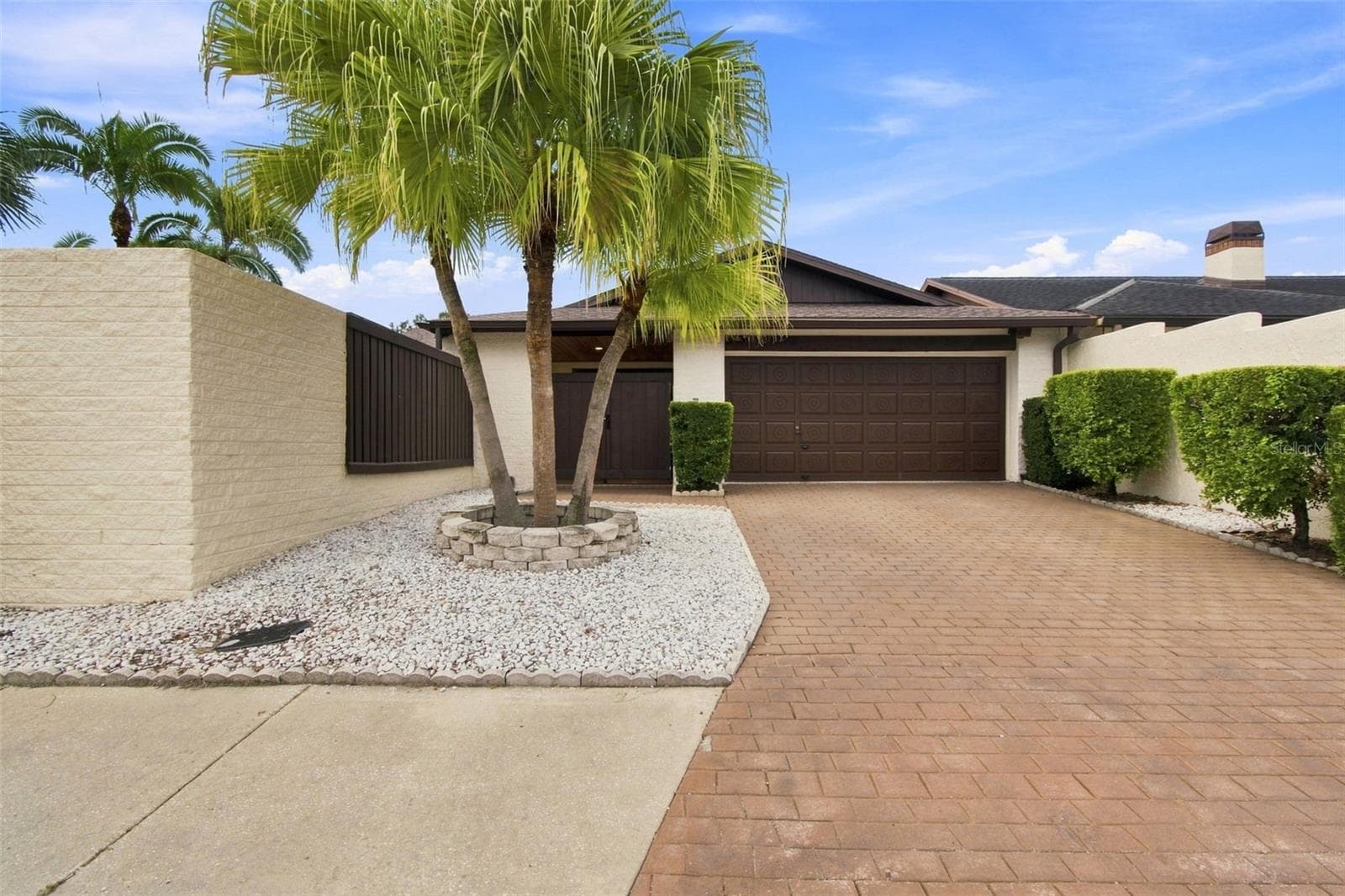 5005 Paloma Dr photo 2