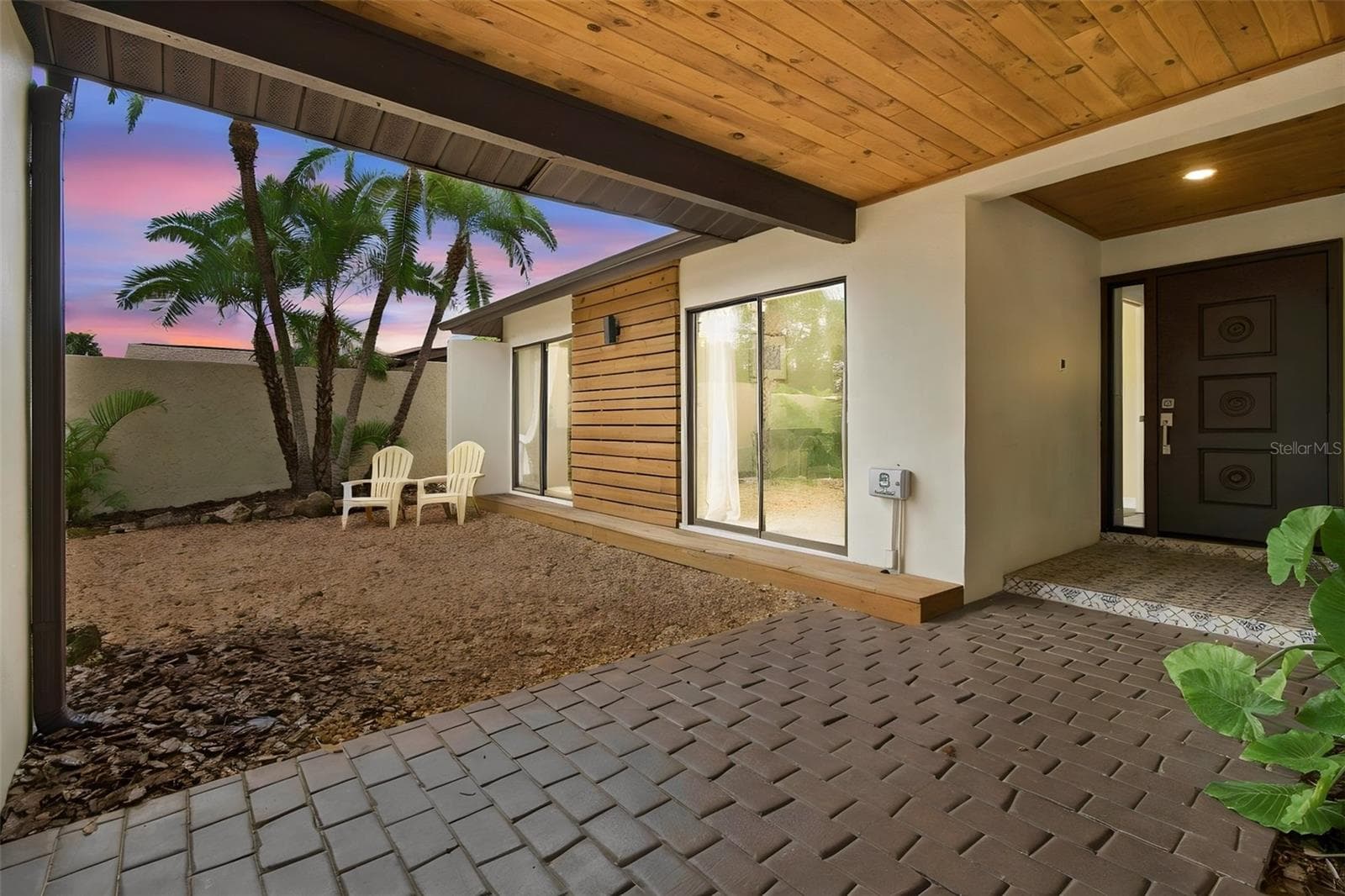 5005 Paloma Dr photo 3