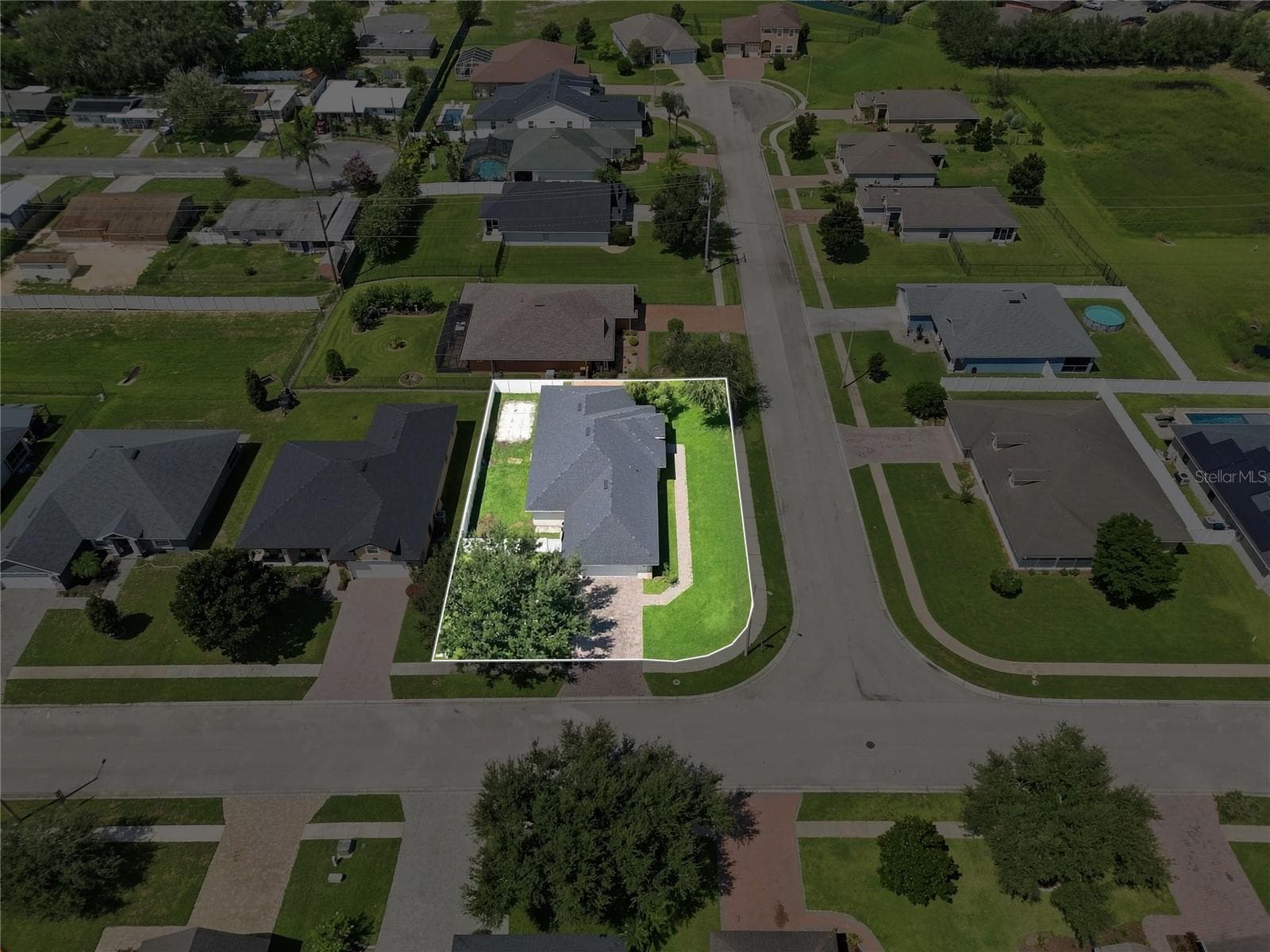 304 Bentley Oaks Blvd photo 5