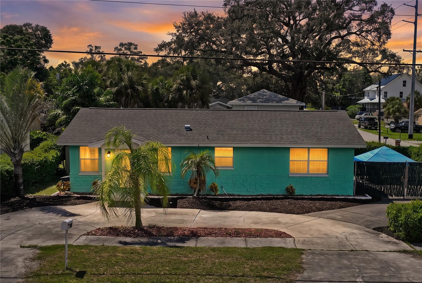 223 N Walton Ave