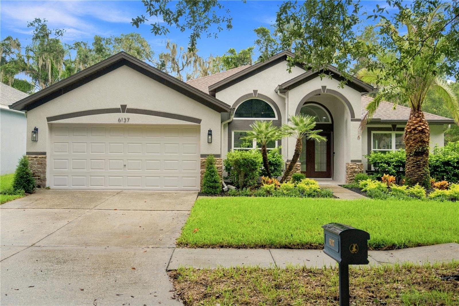 6137 Whimbrelwood Dr photo 2