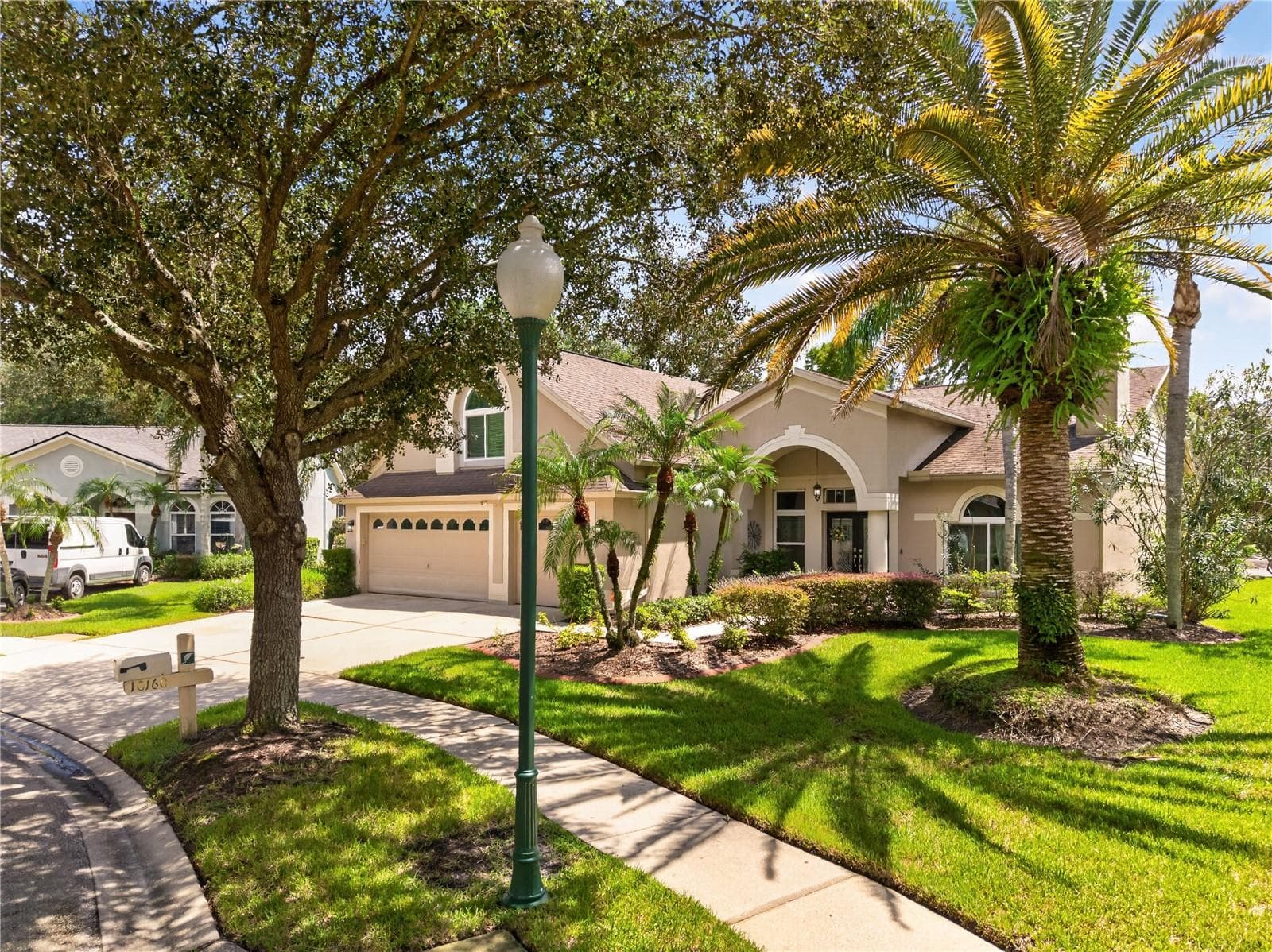 10160 Whisper Pointe Dr photo 3
