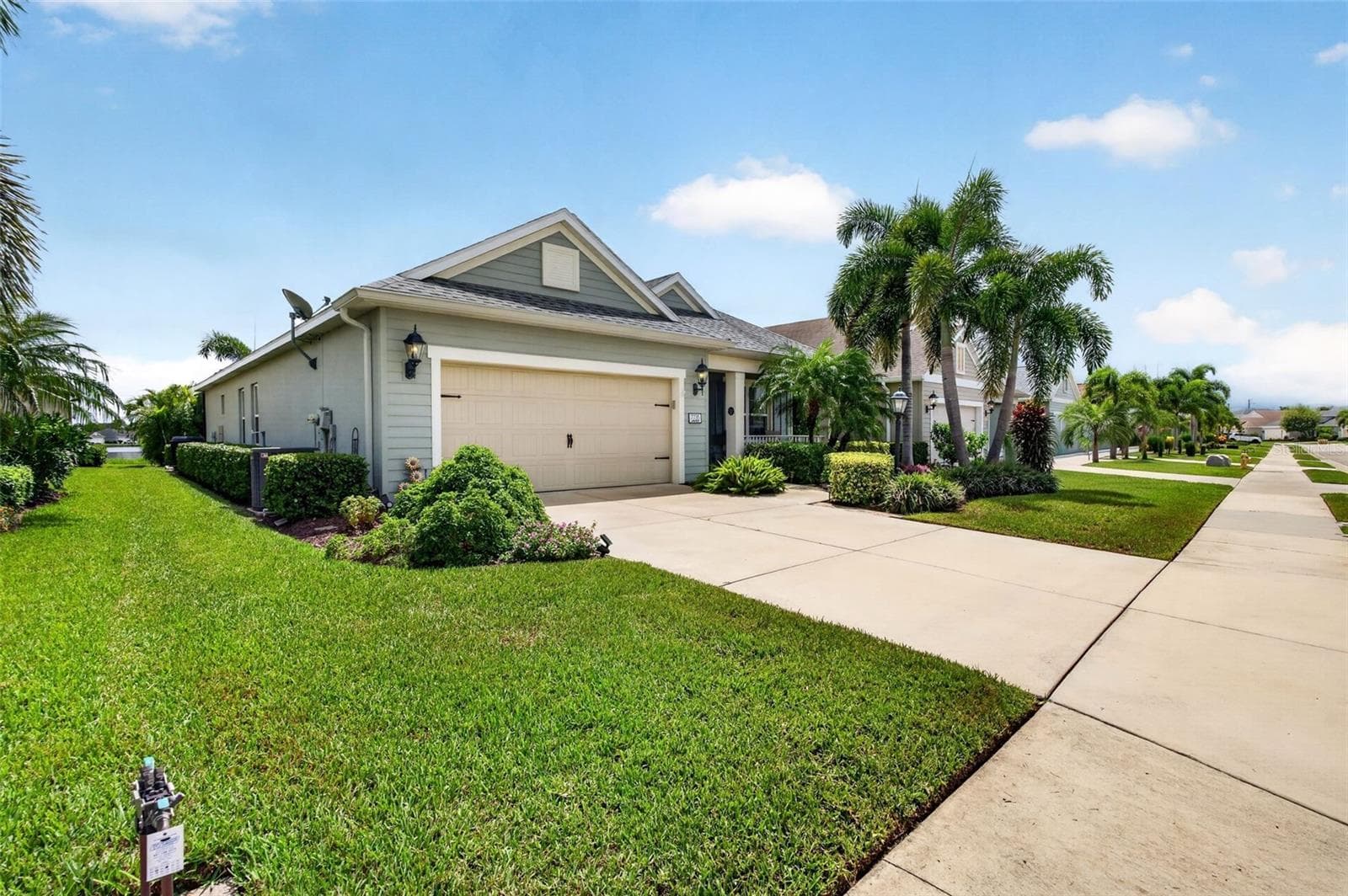 7735 Ridgelake Cir photo 3