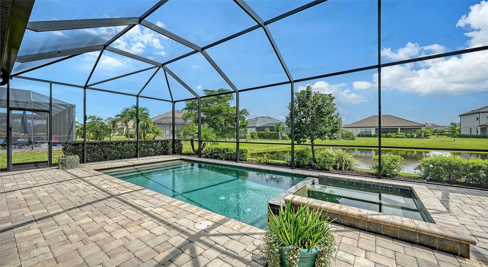 4915 Sparkling Sea Ln photo 2