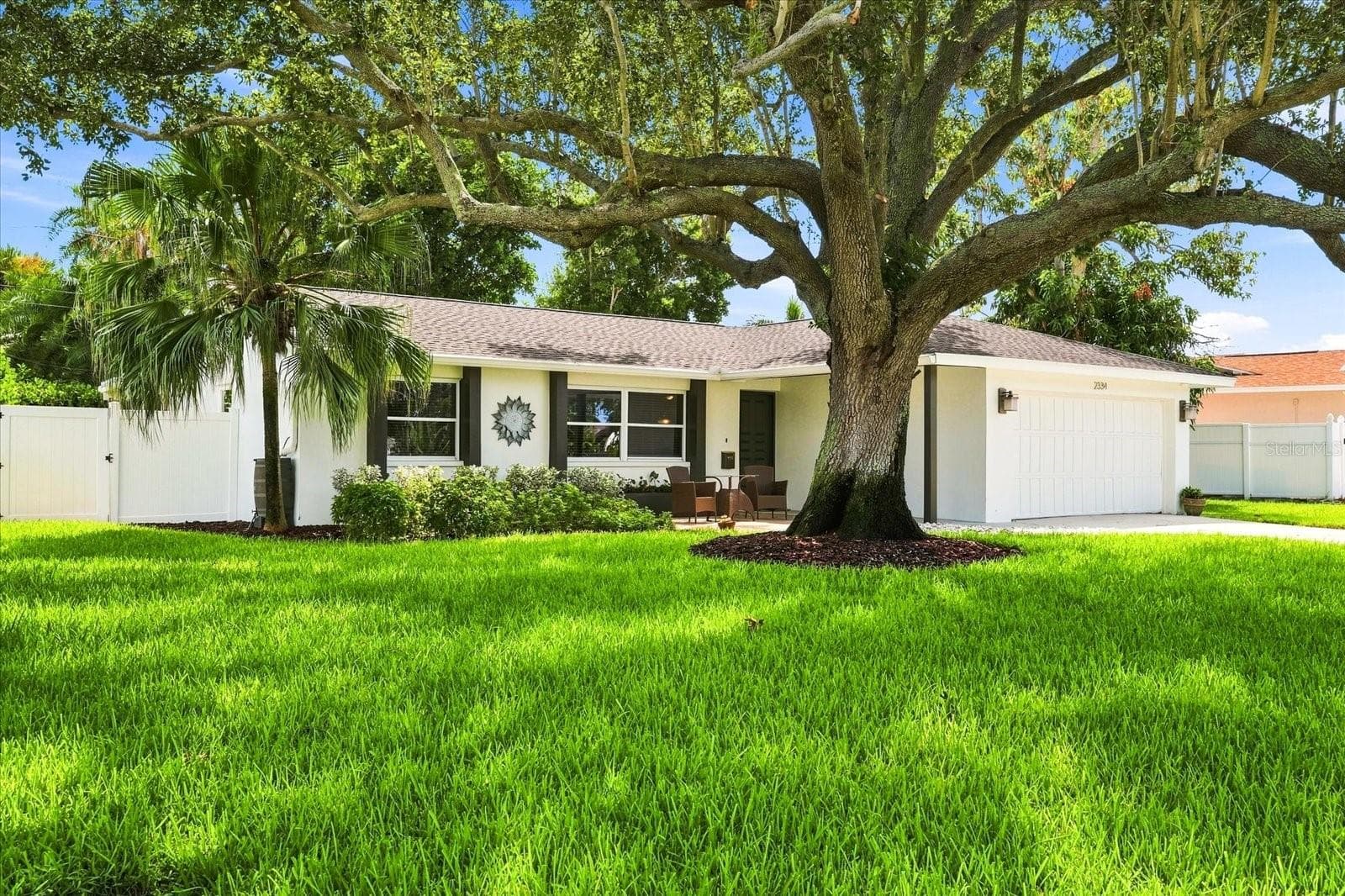 2334 Tropical Shores Dr SE photo 2