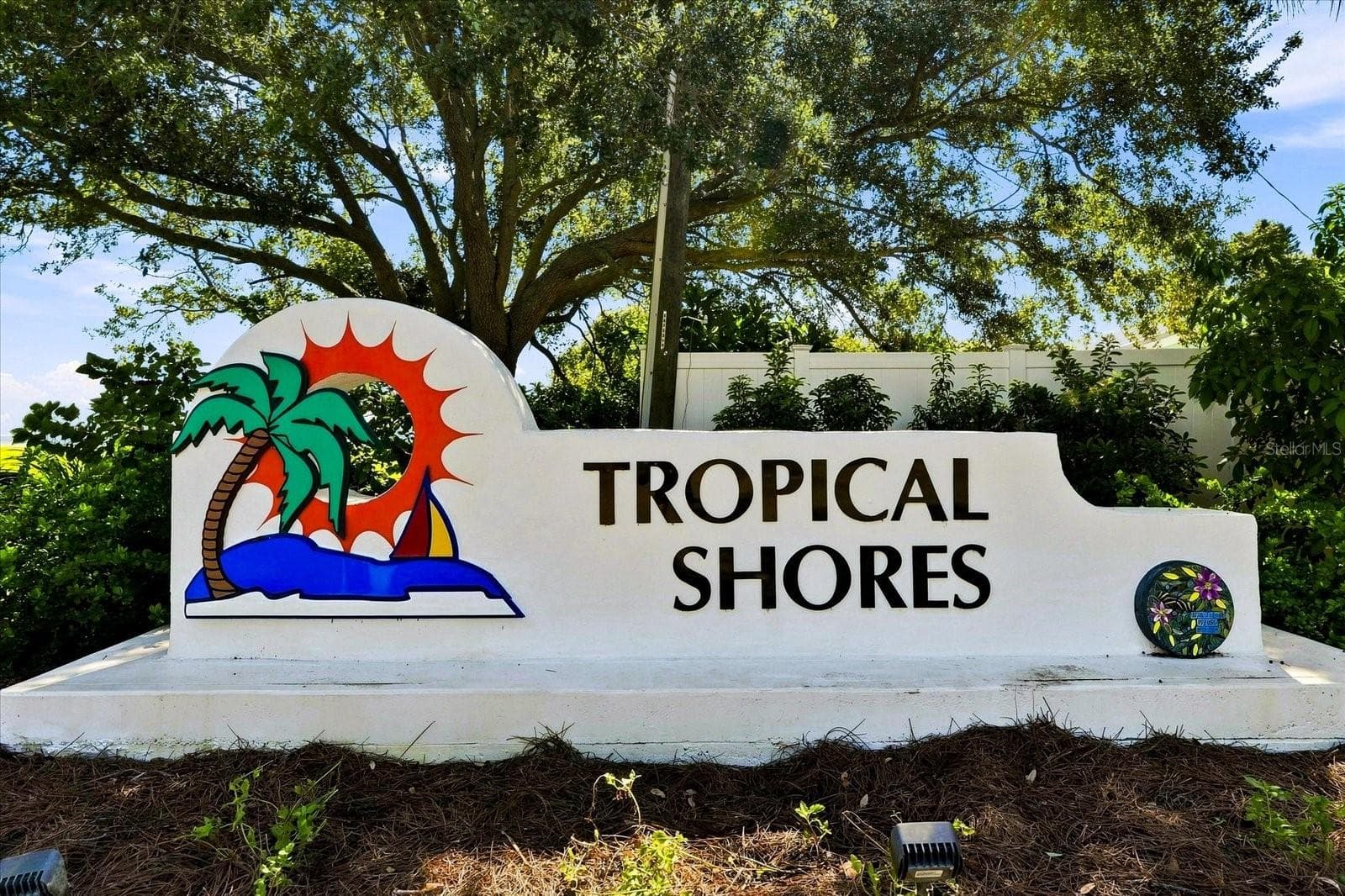 2334 Tropical Shores Dr SE photo 4