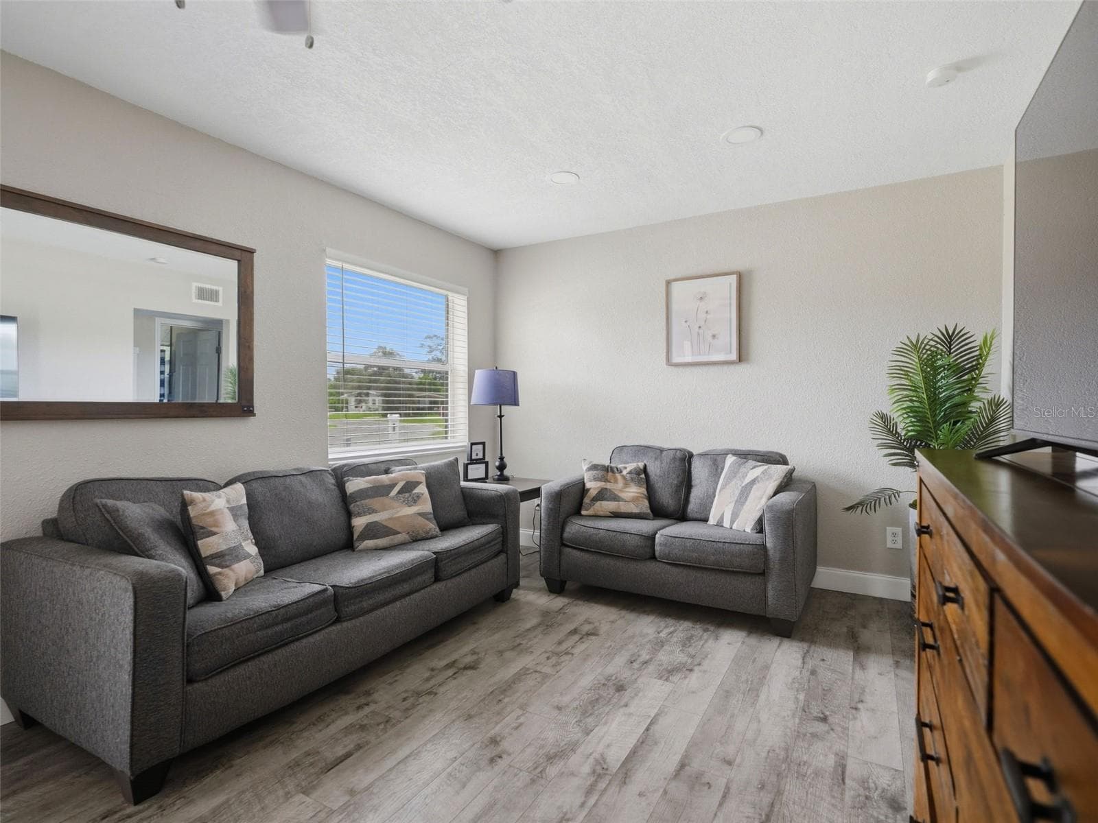 6366 Talbot Cir photo 5