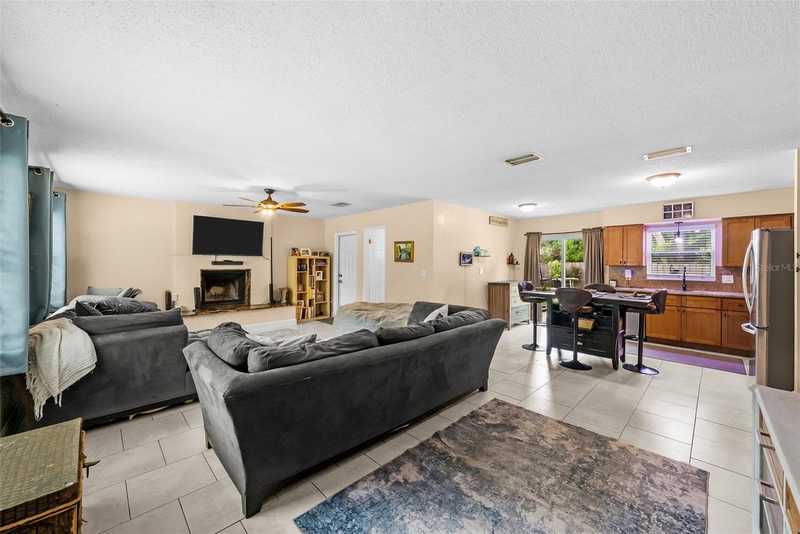 11199 Temple Ave photo 3
