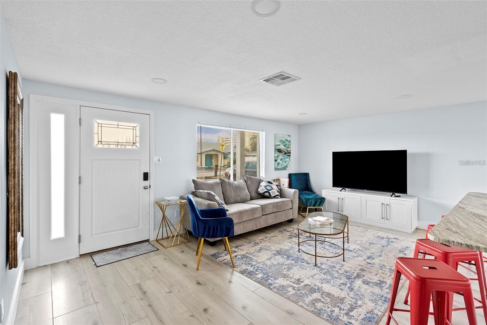 13704 Veronica Dr photo 5