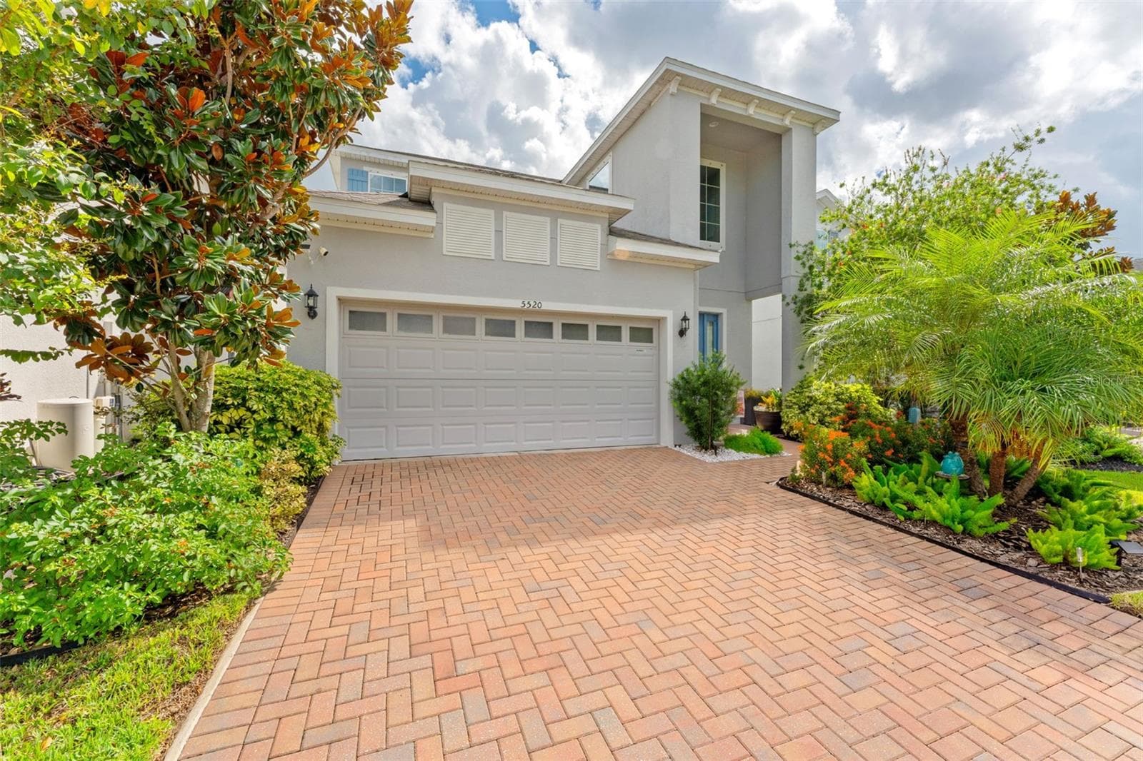 5520 Silver Sun Dr photo 2