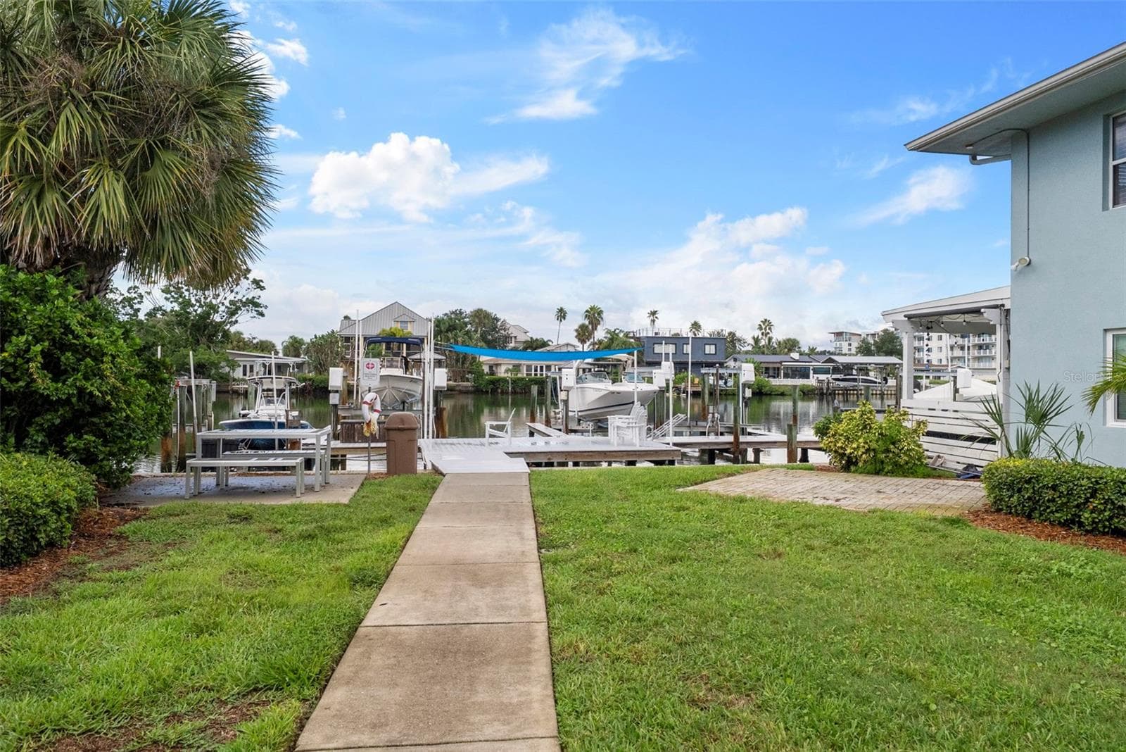 300 Venetian Dr #1 photo 5