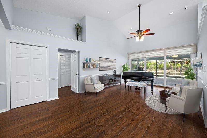 5321 Gardens Dr photo 2