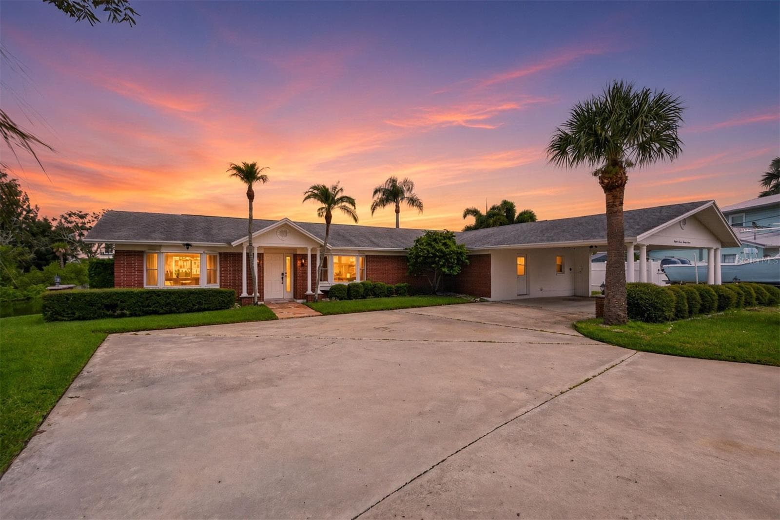 8727 Bay Crest Ln photo 2