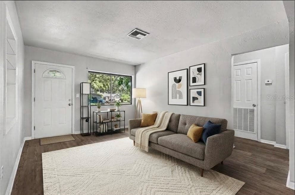21390 Lehouier Dr photo 3