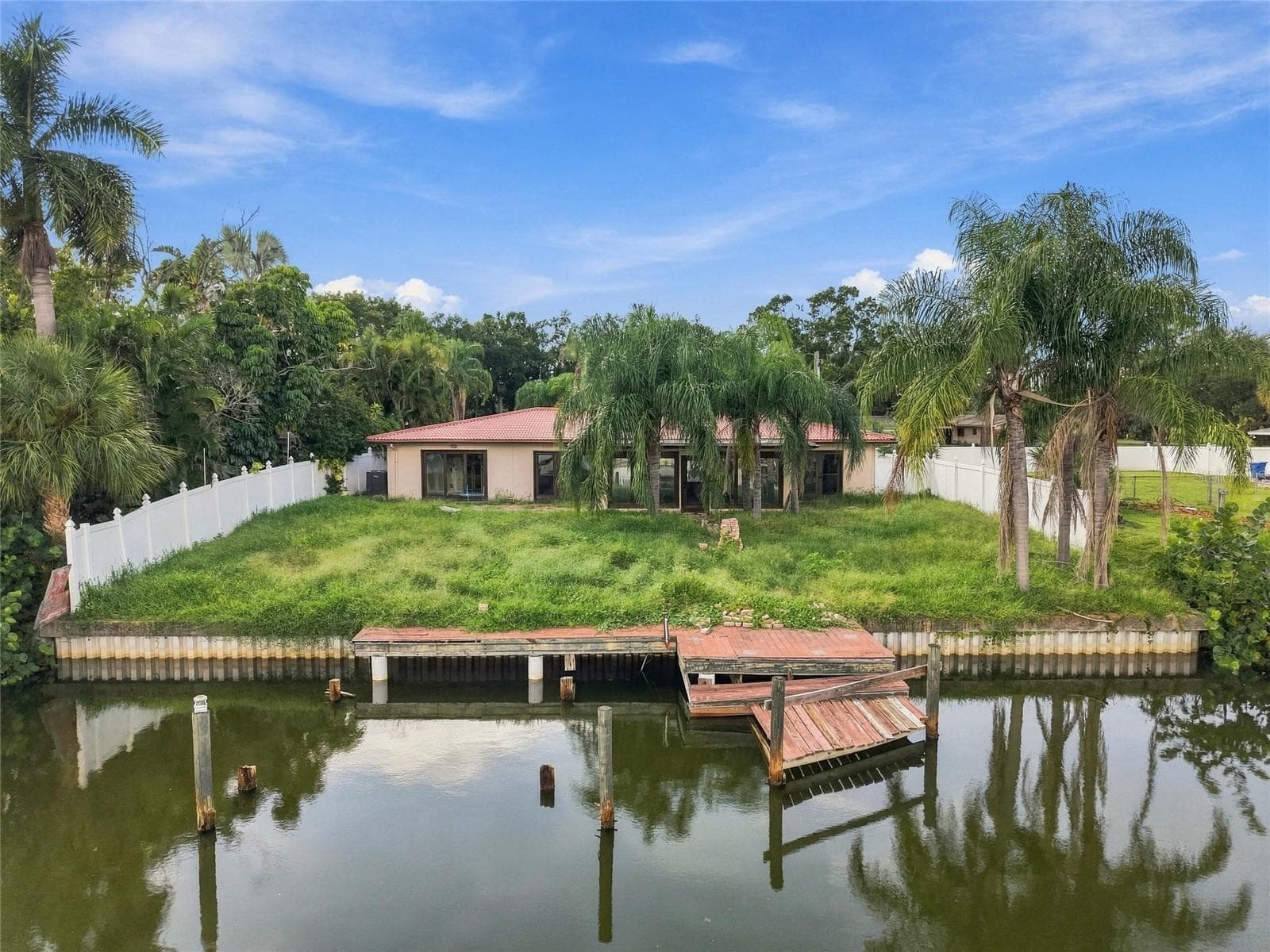 3945 E Eden Roc Cir photo 2